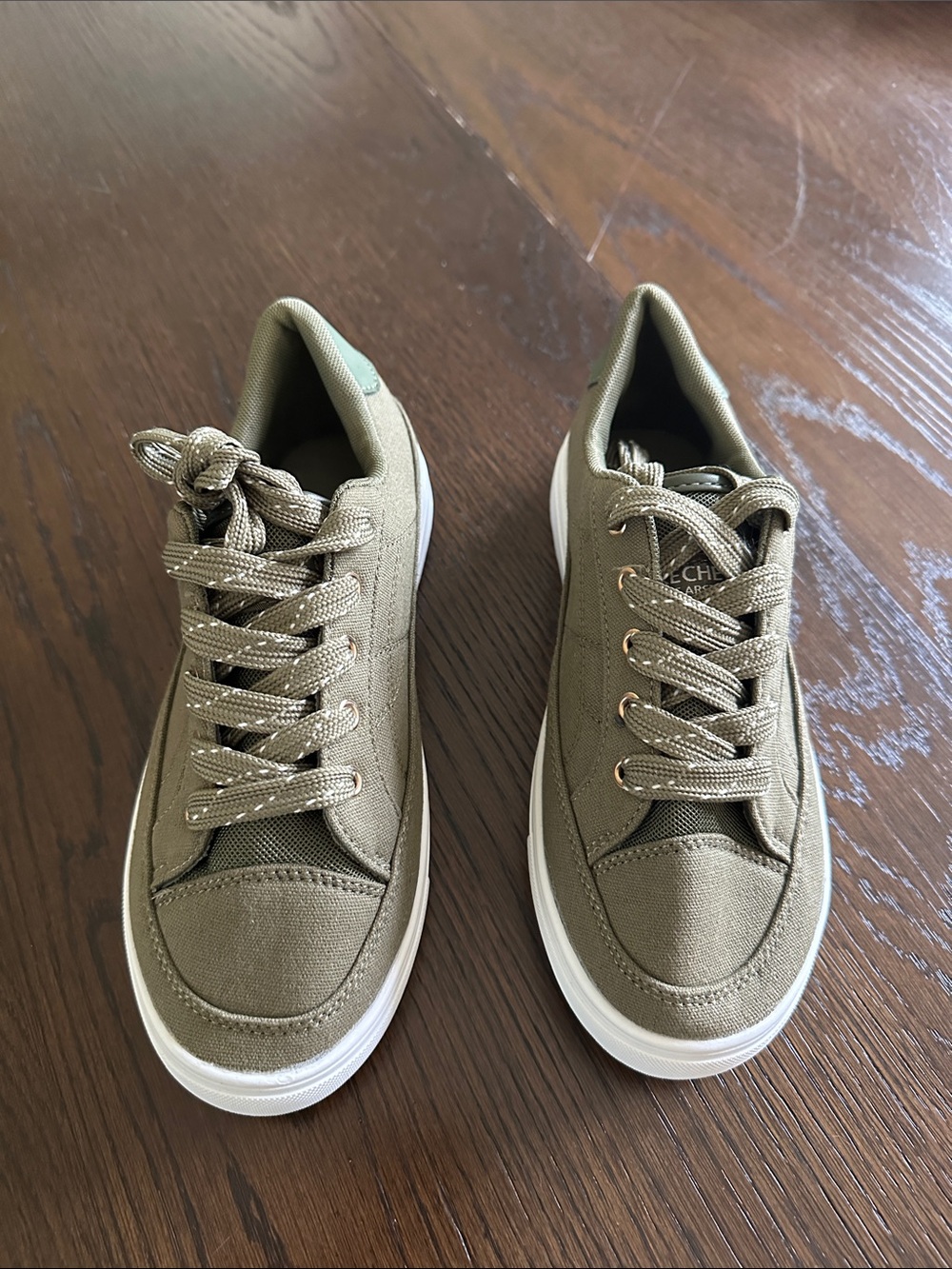 Skechers ArchFit Olive Green Women's Low-Top Canvas Sneakers